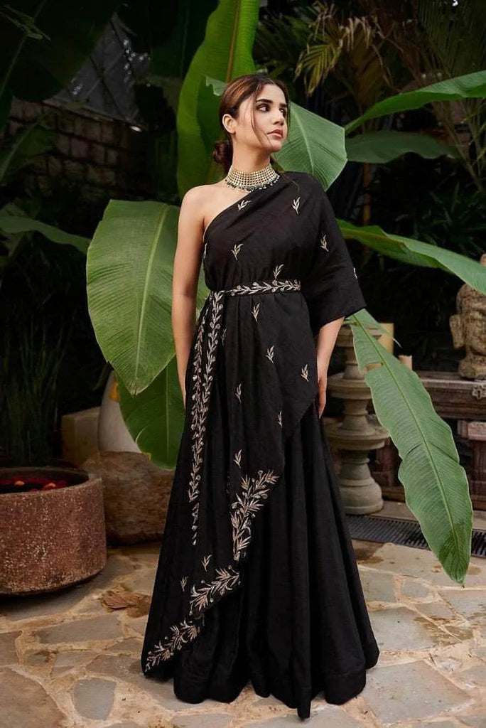 Useful Tips to Style Your Black Indo-western Outfits Effortlessly - Nihal  Fashions Blog