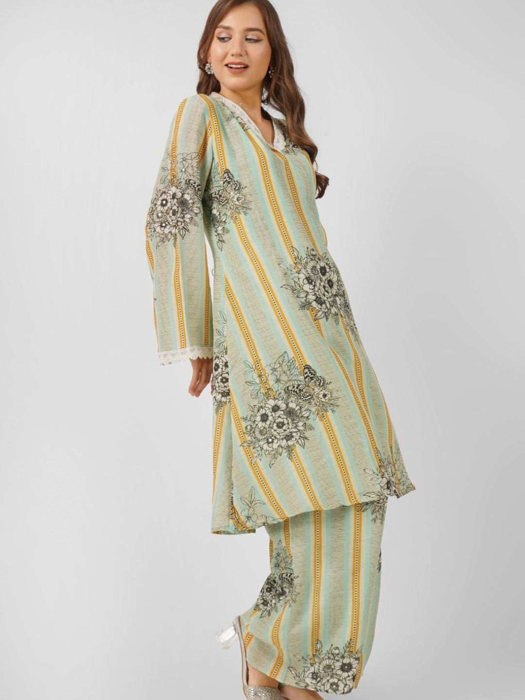 Linen Indo Western with Pearl and Printed Embroidery 1