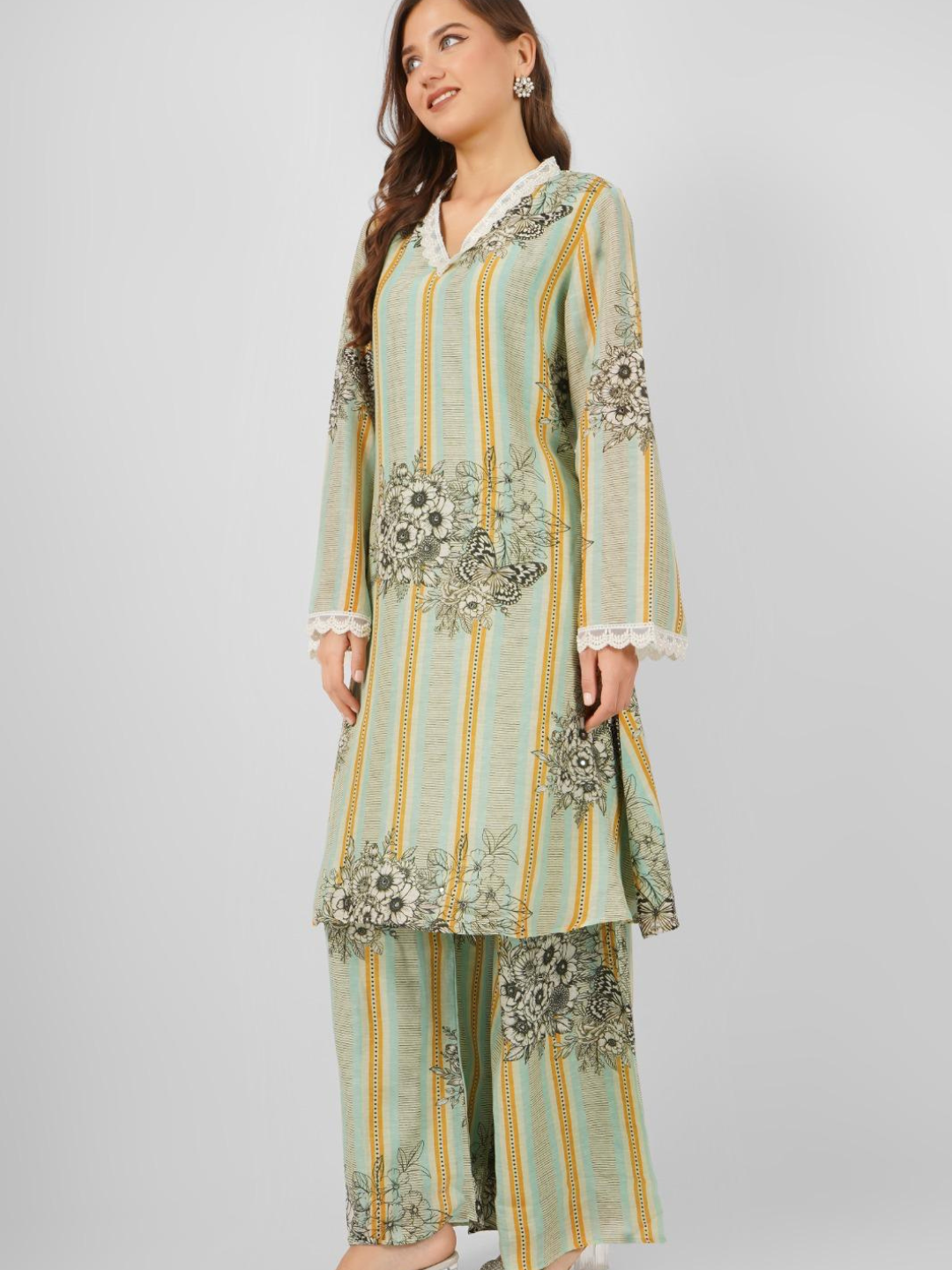 Linen Indo Western with Pearl and Printed Embroidery 3