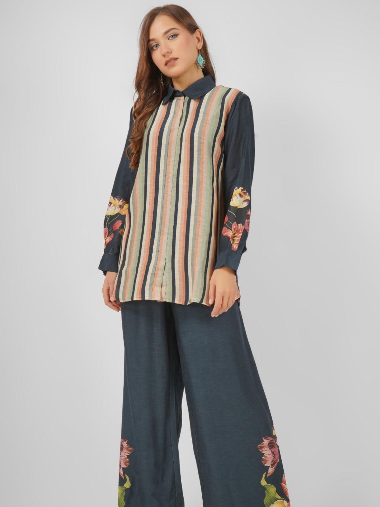 Linen Indo Western with Printed Embroidery 5