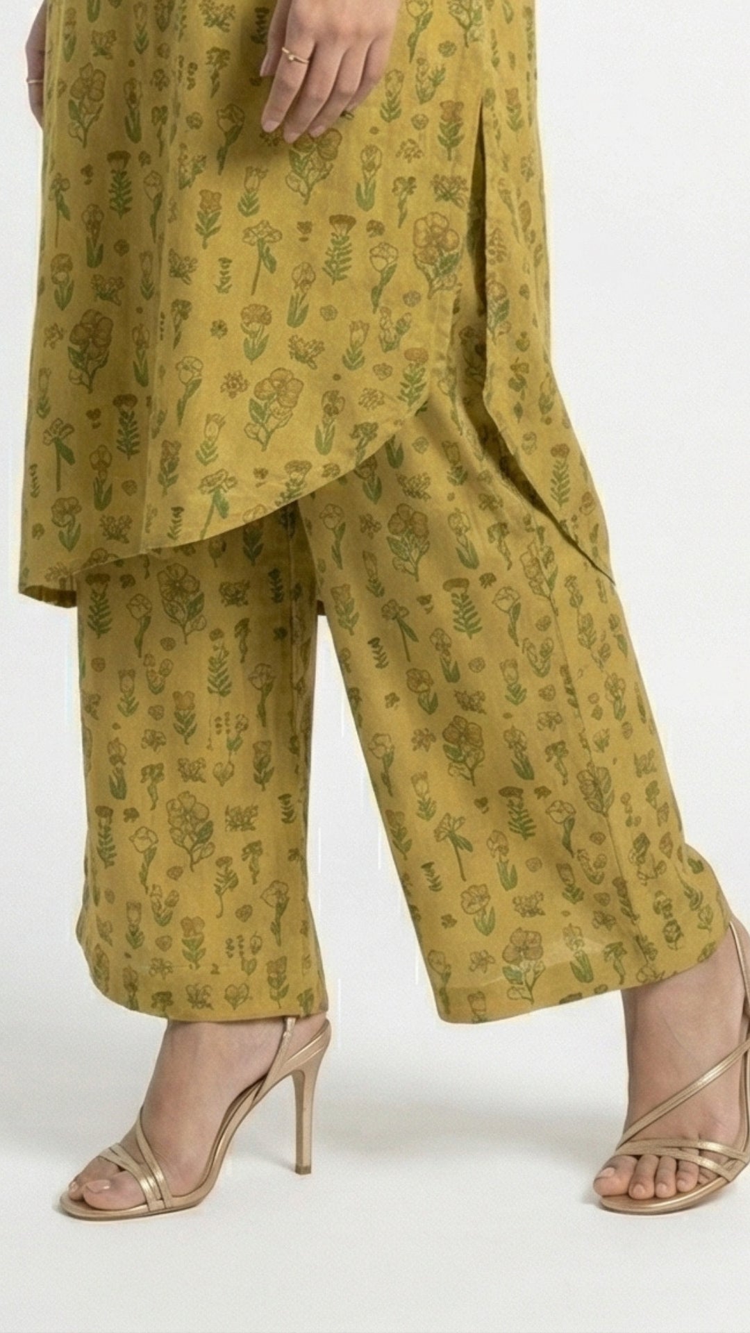 Lemon Yellow Muslin Coord Set with Sequins, Mirror, Bead & Digital Print Detailing