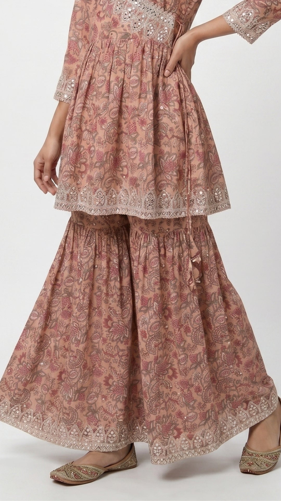 Pink Digital Printed Cotton Suit With Thread & Patti Work