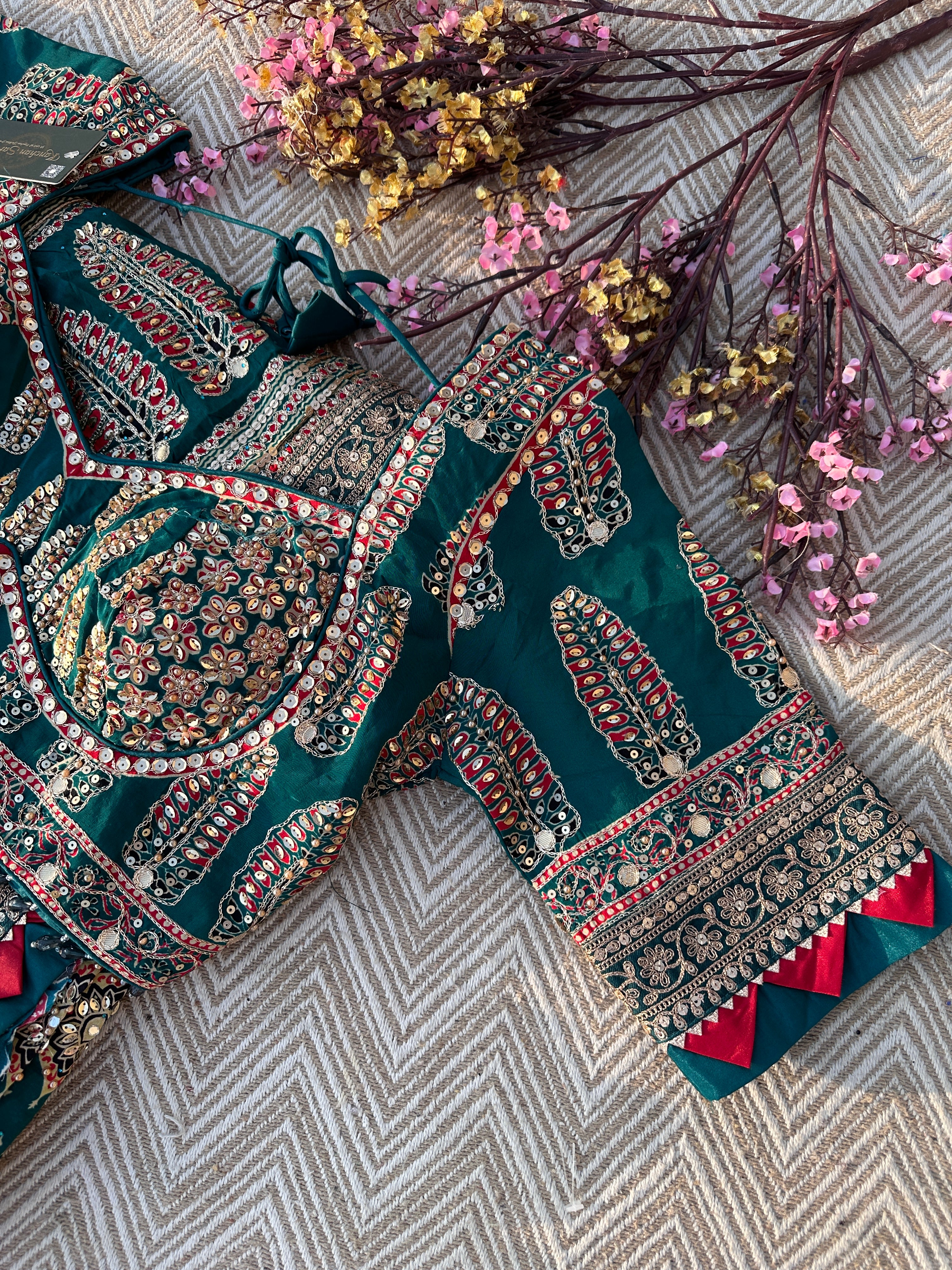 Peacock G Crepe Saree with Blouse with Printed, Sequins, Pearl and Zari Embroidery 3
