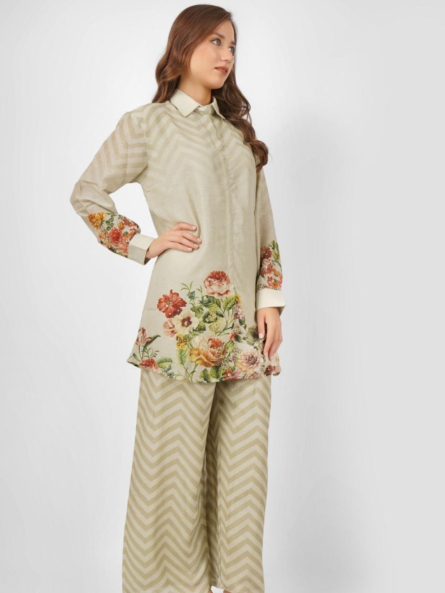 Linen Indo Western with Sequins and Printed Embroidery 4