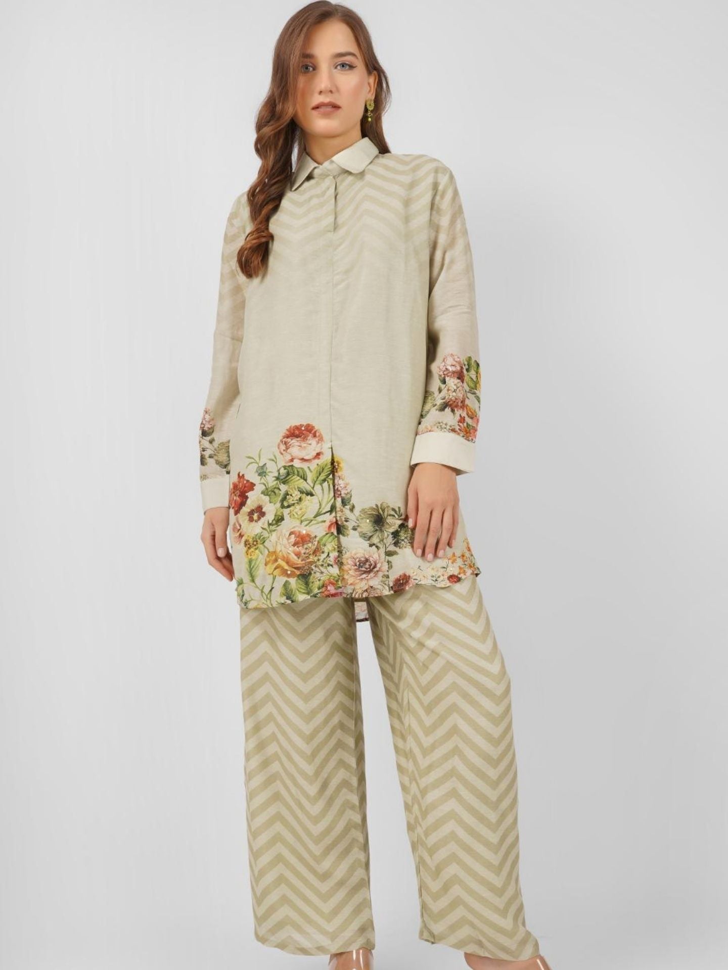 Linen Indo Western with Sequins and Printed Embroidery 5