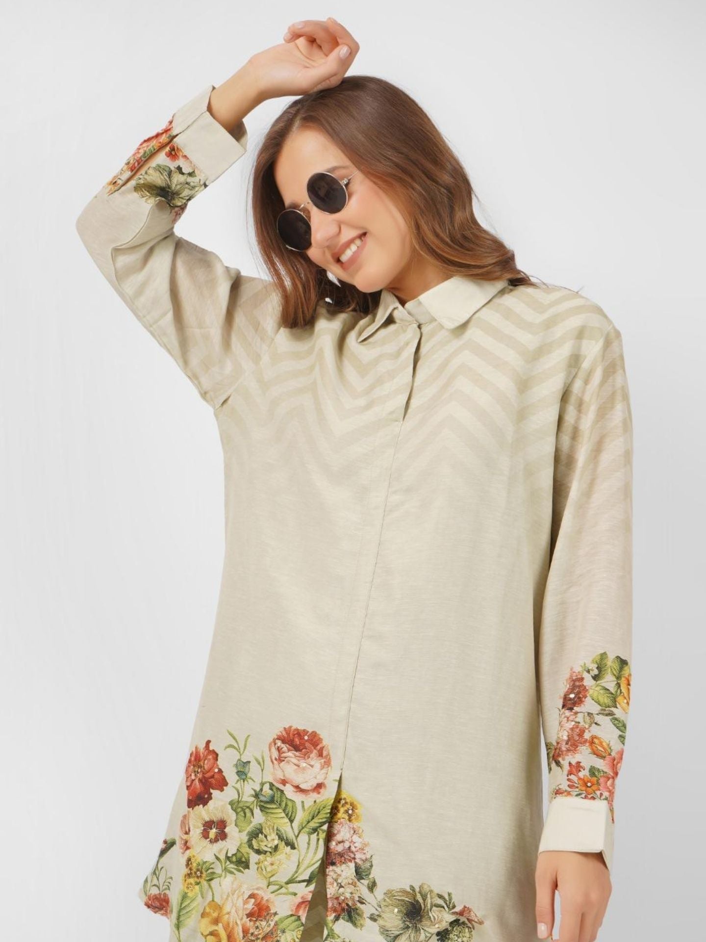 Linen Indo Western with Sequins and Printed Embroidery 7