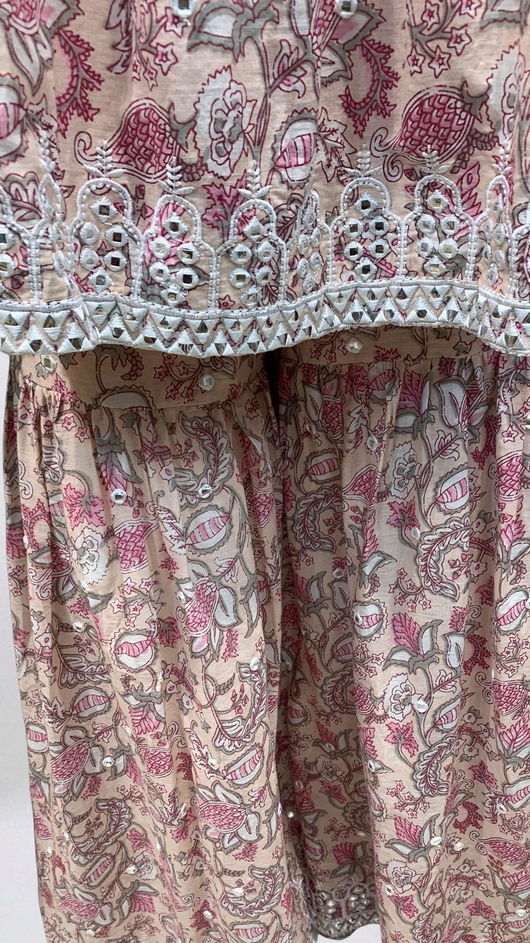 Pink Digital Printed Cotton Suit With Thread & Patti Work
