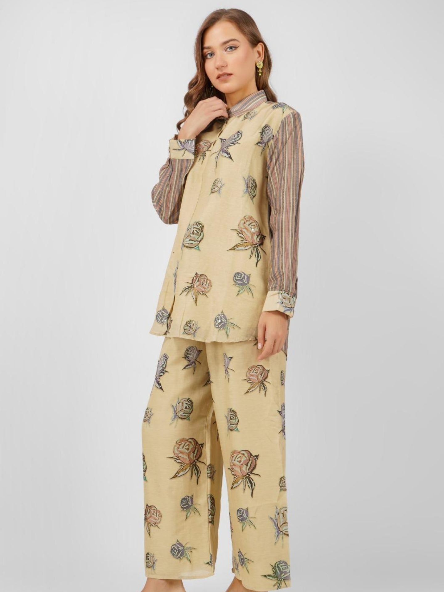 Lemon Green Linen Indo Western with Mirror and Printed Embroidery 1
