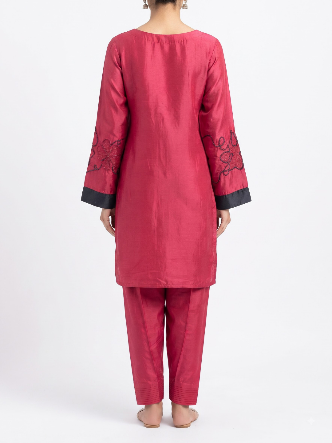 Magenta Crepe Suit with Cutdana Embroidery 5