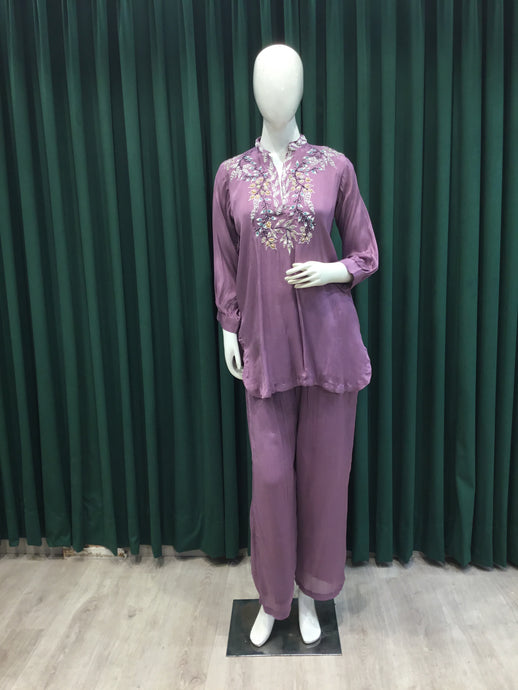 Mauve Chinon Co ard Set With Resham, Pulse with sequins