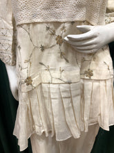 Load image into Gallery viewer, Cream Cotton Co ord Set With Sequins Work
