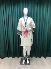 Load image into Gallery viewer, White Cotton Co ord Set With Pearl and Patch
