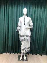 Load image into Gallery viewer, White Cotton Co ord Set With Mirror and Crosia
