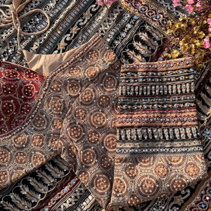 Peach Crepe Saree with Blouse with Printed, Zari, Sequins, Pearl and Mirror Embroidery 12