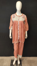 Load image into Gallery viewer, Mulmul Cotton Co-ord Set With Thread Work
