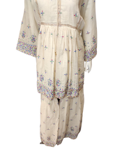 Load image into Gallery viewer, Cotton Garara Suit Dupatta With Thread Work
