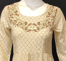 Load image into Gallery viewer, Cotton Suit with Zari Embroidery

